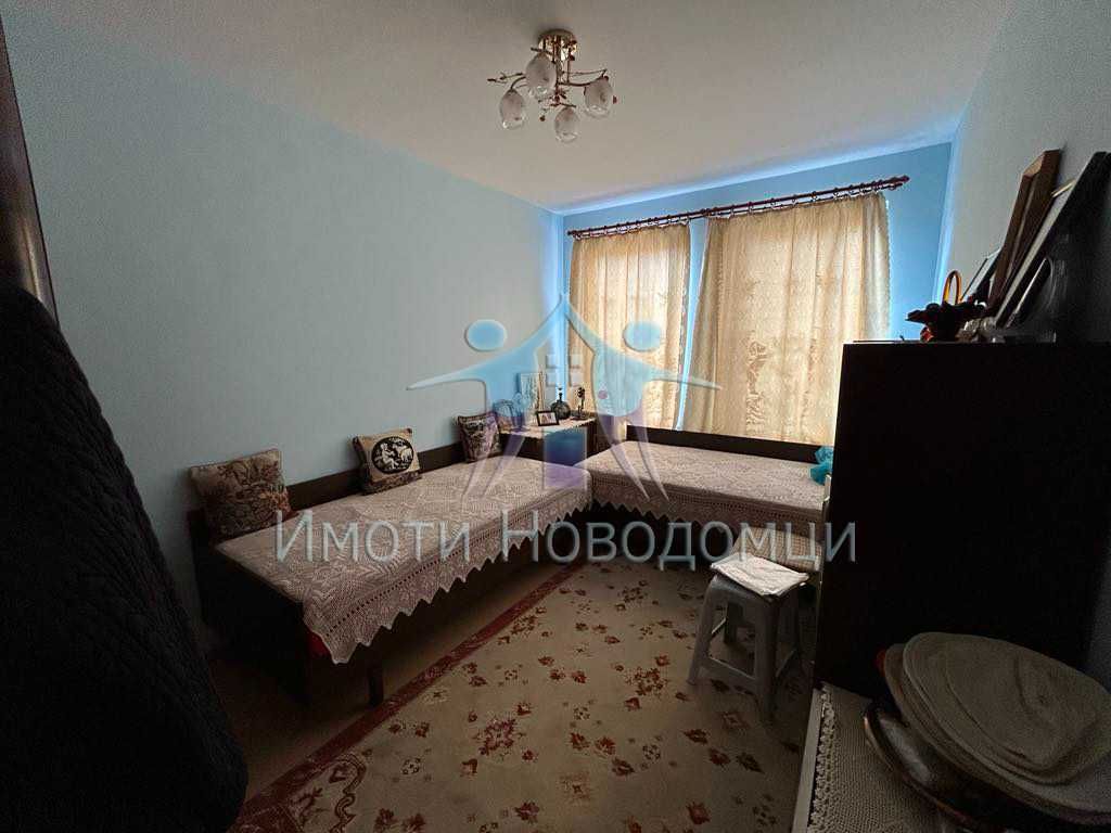 Тристаен, Шумен, Центэр