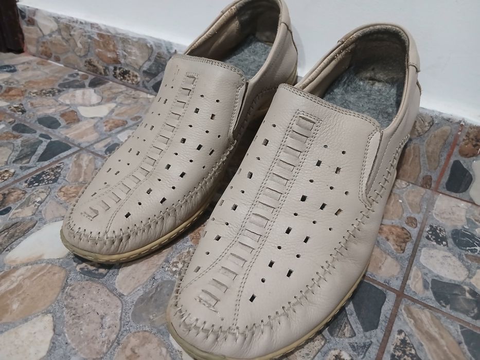 Pantofi barbati din piele naturala tip mocasini masura 43 in stare fb