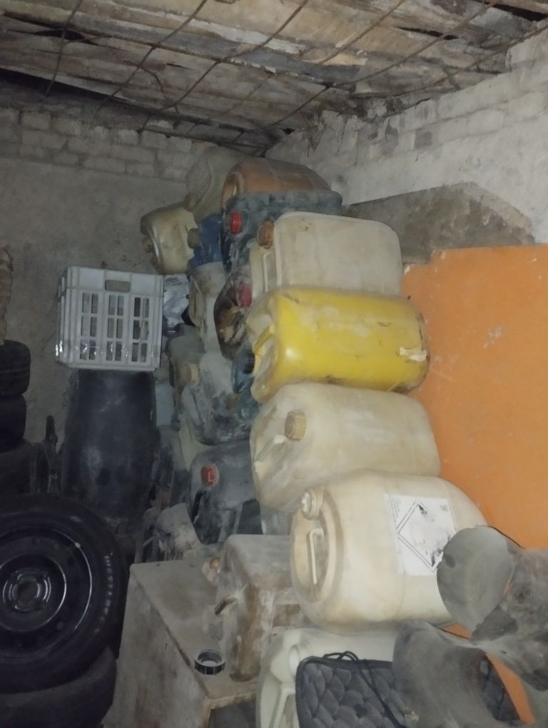 Канистра 20  л пластик от