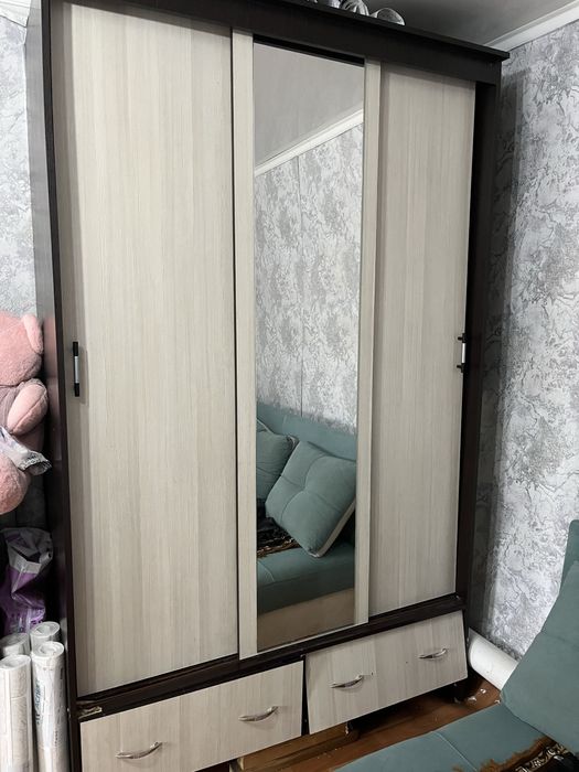 Шифонер купе раздвижной в среднем состочние