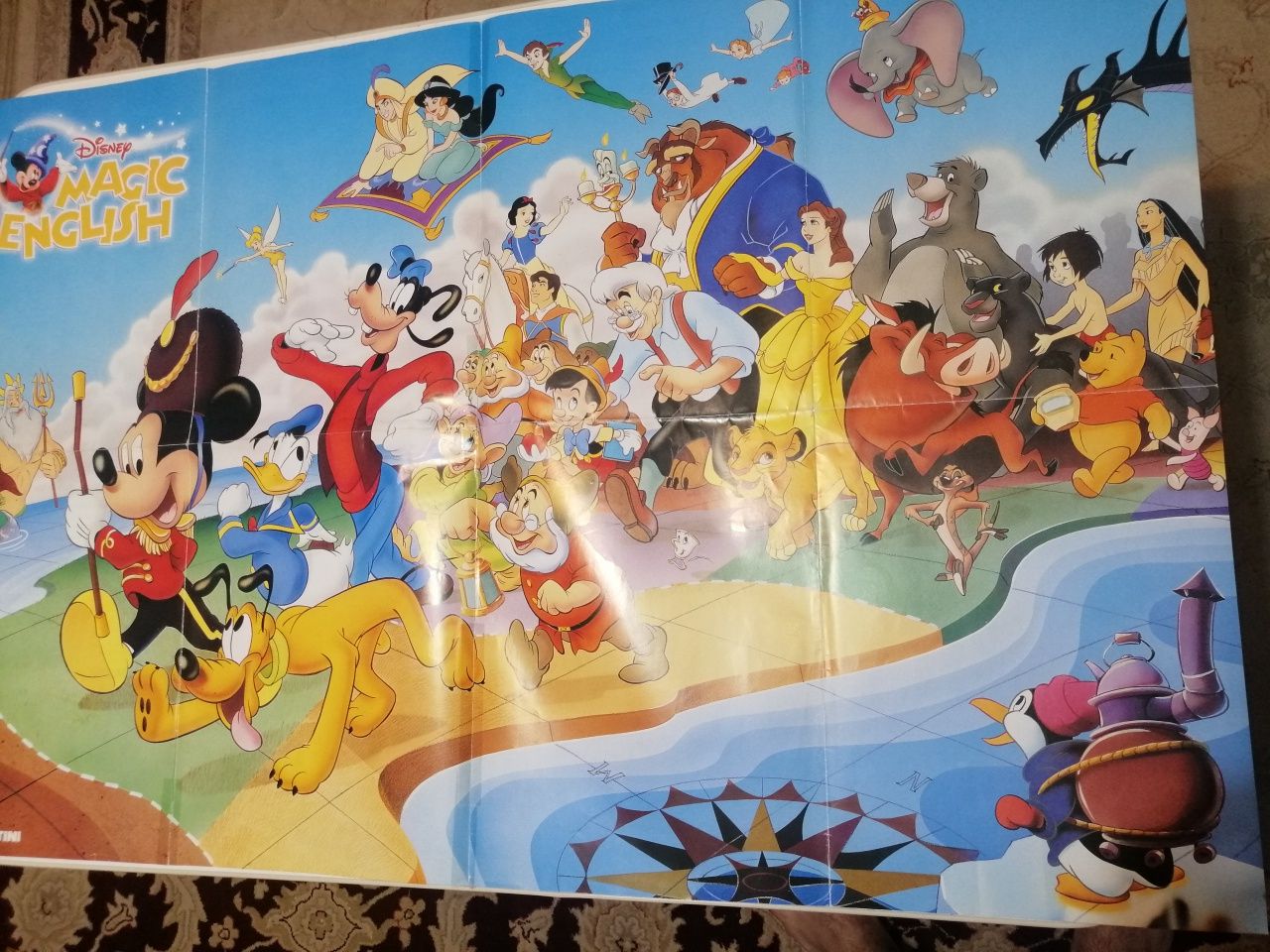 Afiș cu personajele din Disney