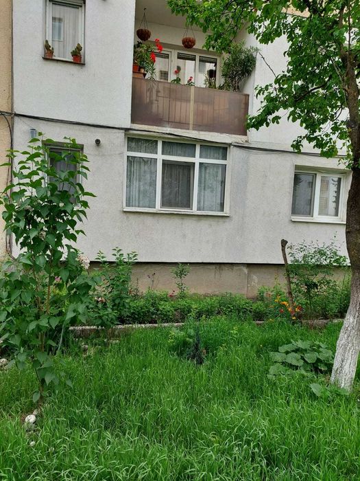 vand apartament 2 camere