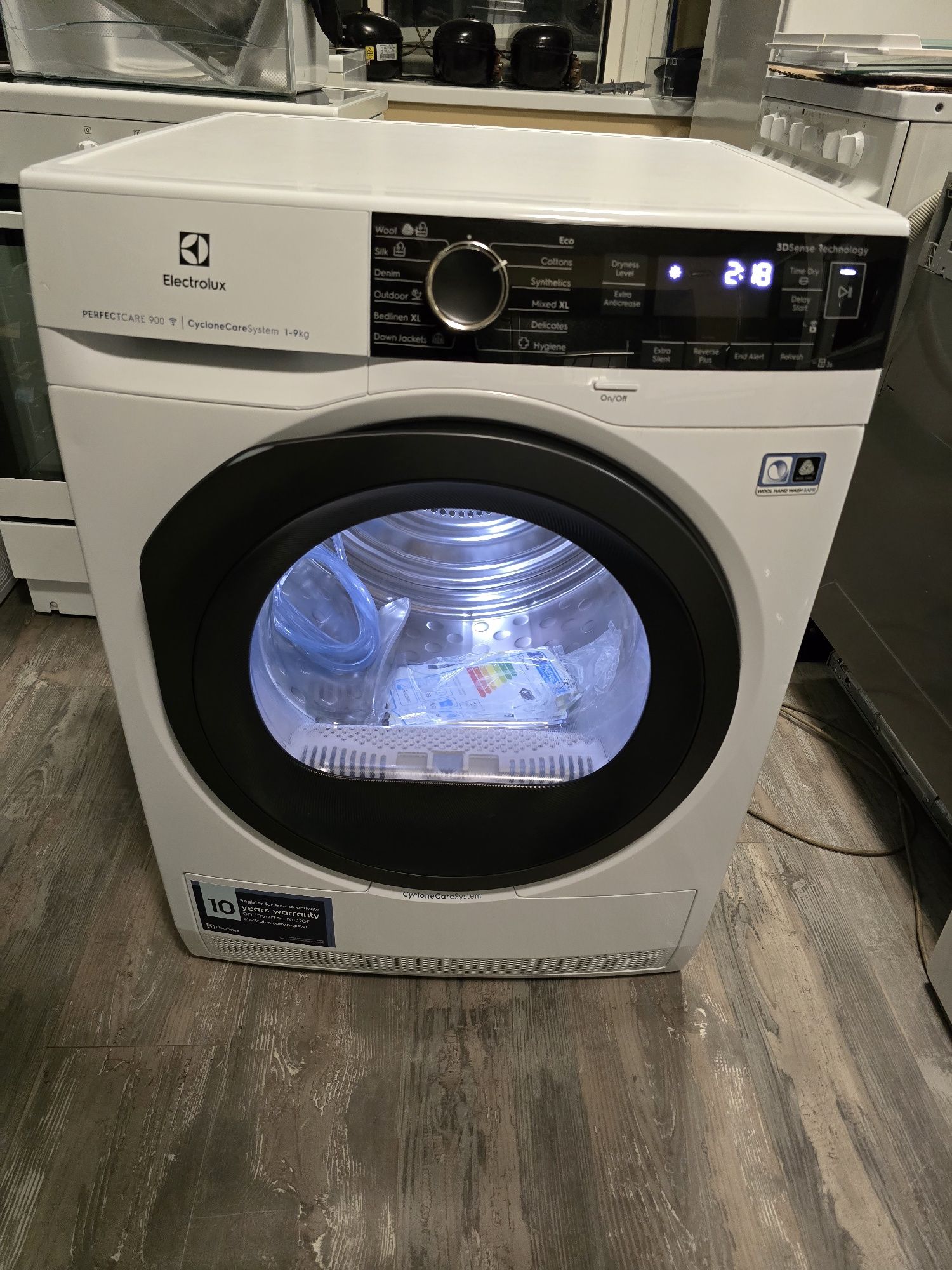 Сушилня Electrolux нова с wi-fi 9кг