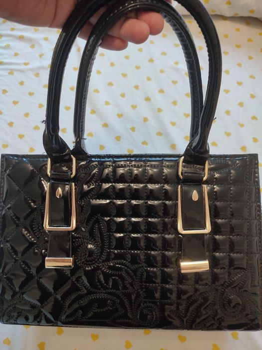 Geanta lăcuită din  material ecologic