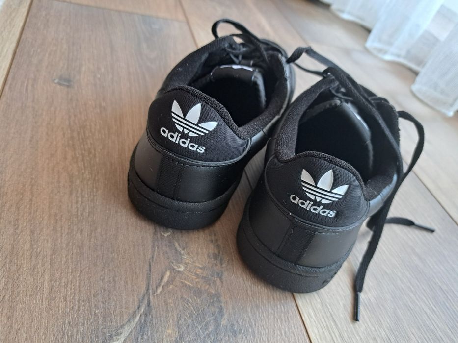 Маратонки adidas