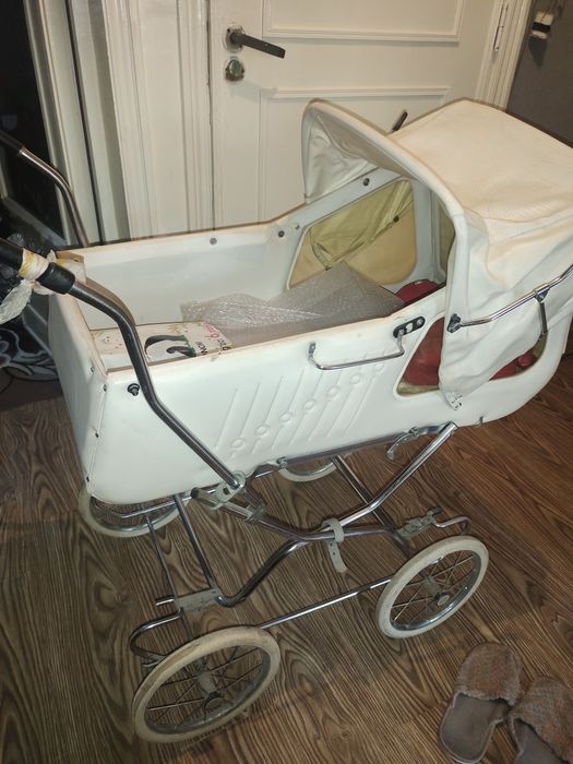 Ssr kolyaska sotiladi