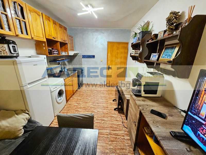 Нестандартен тристаен ап. за продажба на три нива в кв. Лозенец!