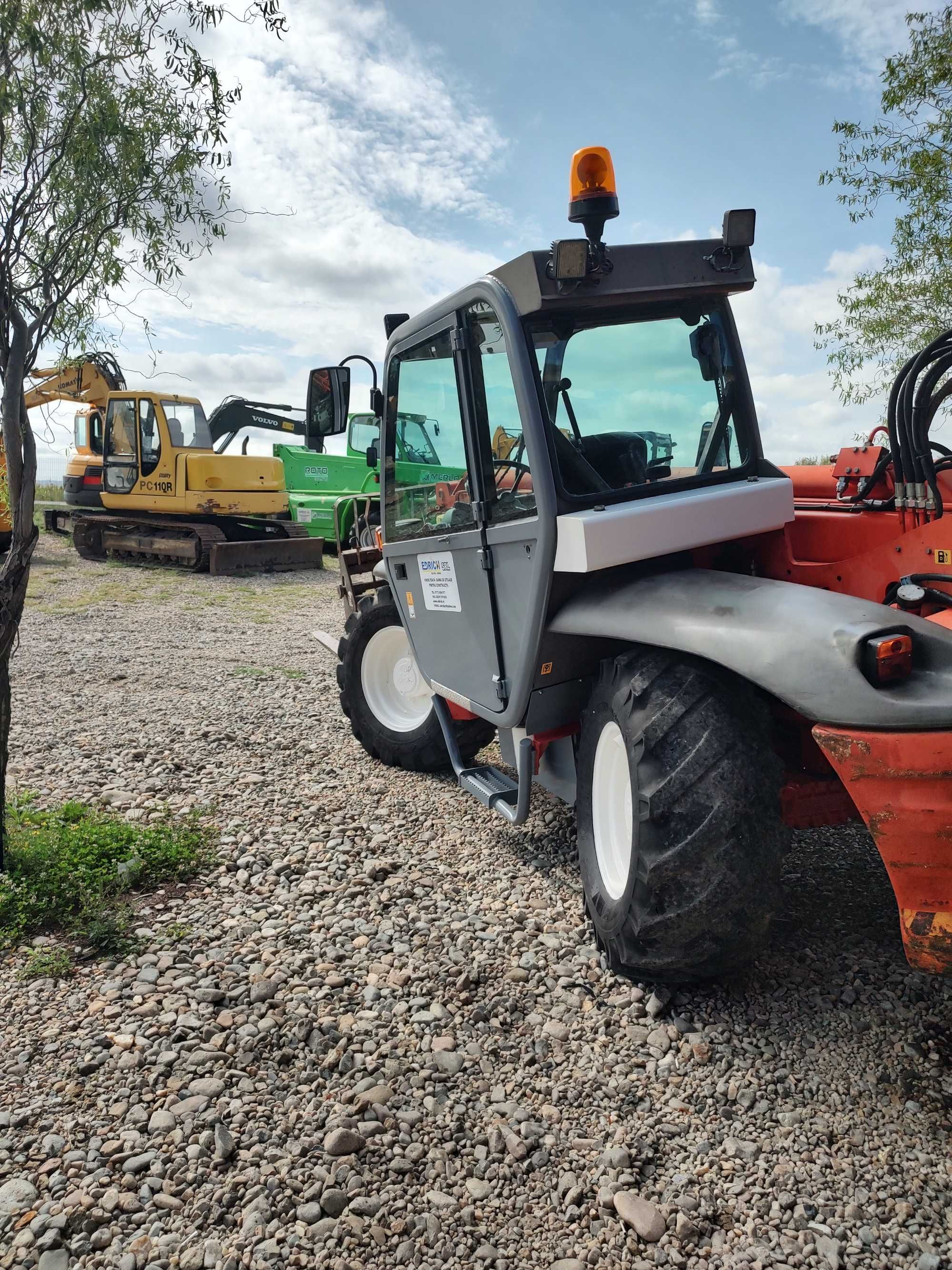 Incarcator frontal telescopic Manitou, model MVT11.35 L COMFORT