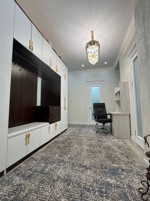 Продается 4хком в центре новостройка Казахстан