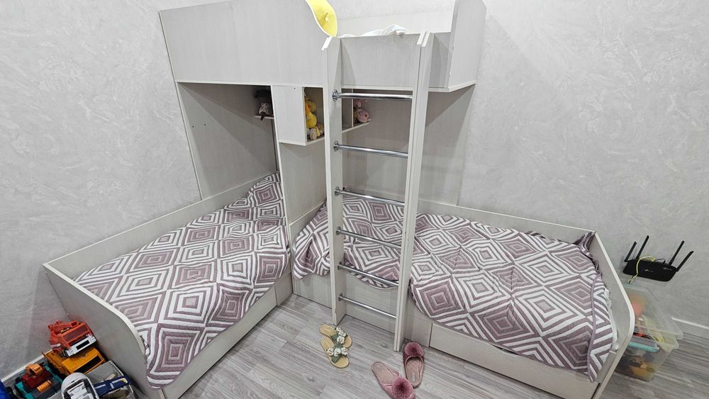 Детская кровать на 3 детей. Рост до  1.8 м. Ортопедические матрасы.