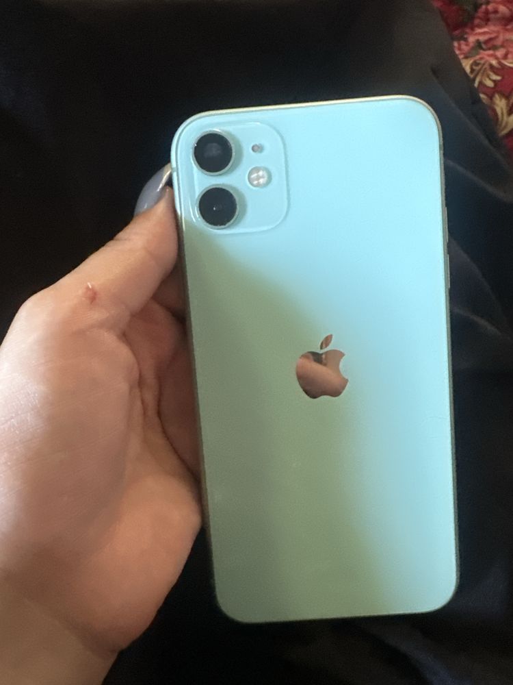 Iphone 11.  Sotiladi srochni