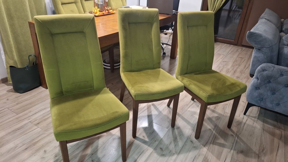 De vânzare scaune tapițate în stare perfecta