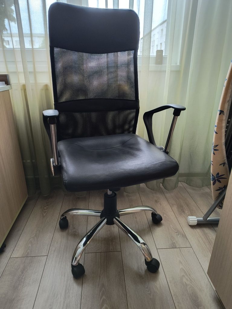 Scaun ergonomic de birou