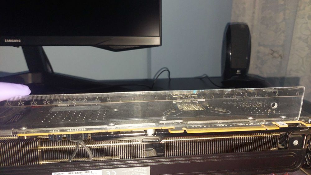 Sapphire Nitro+ rx 7800xt 
SAPPHIRE NITRO+ AMD Radeon™ RX 7800 XT 16GB