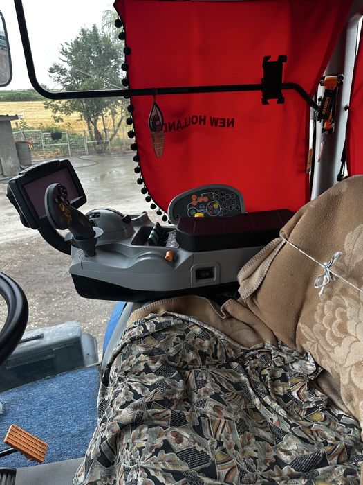 Vind tractor newholland  T8 275