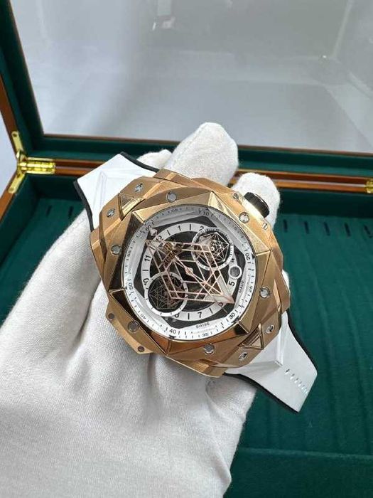 Hublot Big Bang Sang Bleu II King Gold