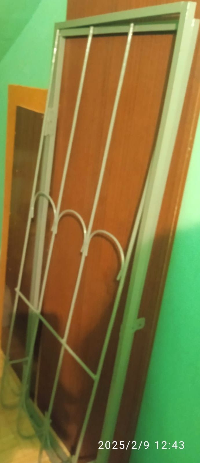 Продаётся металлическая решётка для окна
