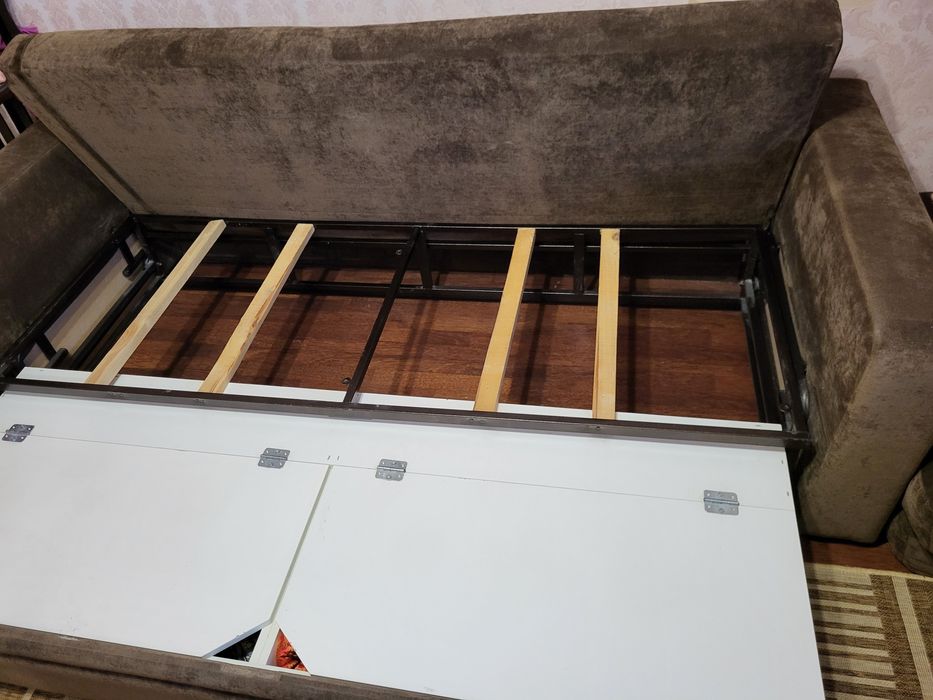 Диван в отличном состоянии.