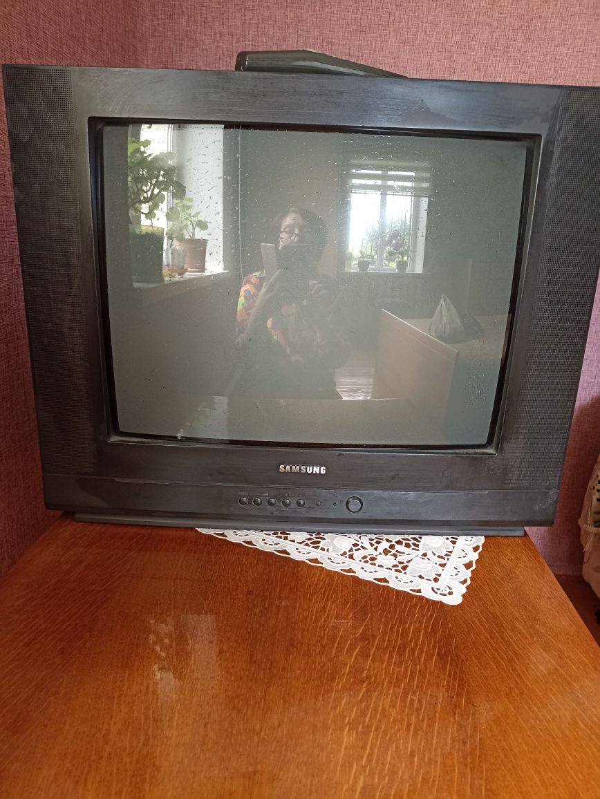 Продам телевизор Самсунг модель 21H4