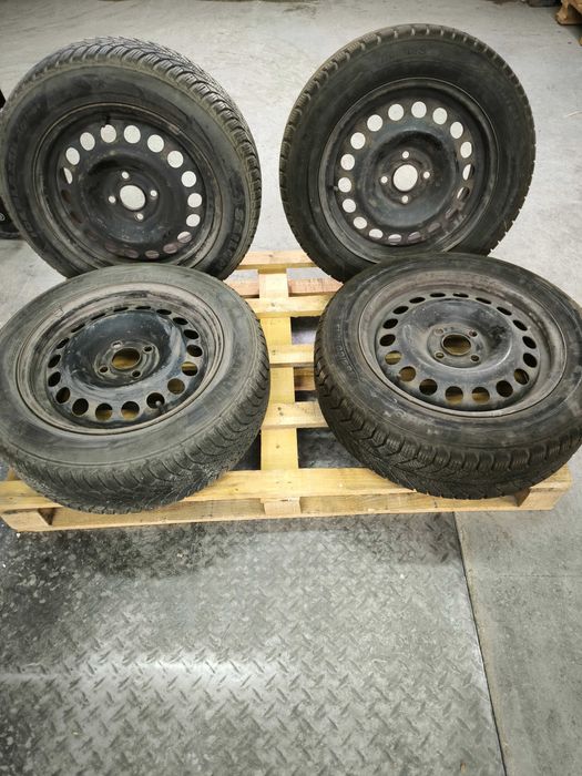 Зимни гуми 185/60/15 с джанти