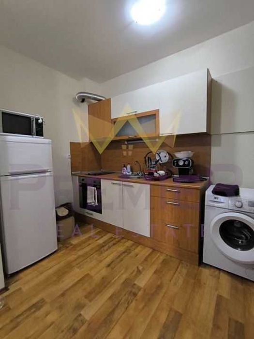 Дава се под наем Тристаен апартамент в Варна, Бизнес хотел - 80 кв.м за 510 € - Снимка #3