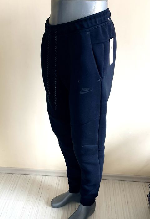 Nike Tech Pant Mens Size M НОВО! ОРИГИНАЛ! Мъжко Долнище!