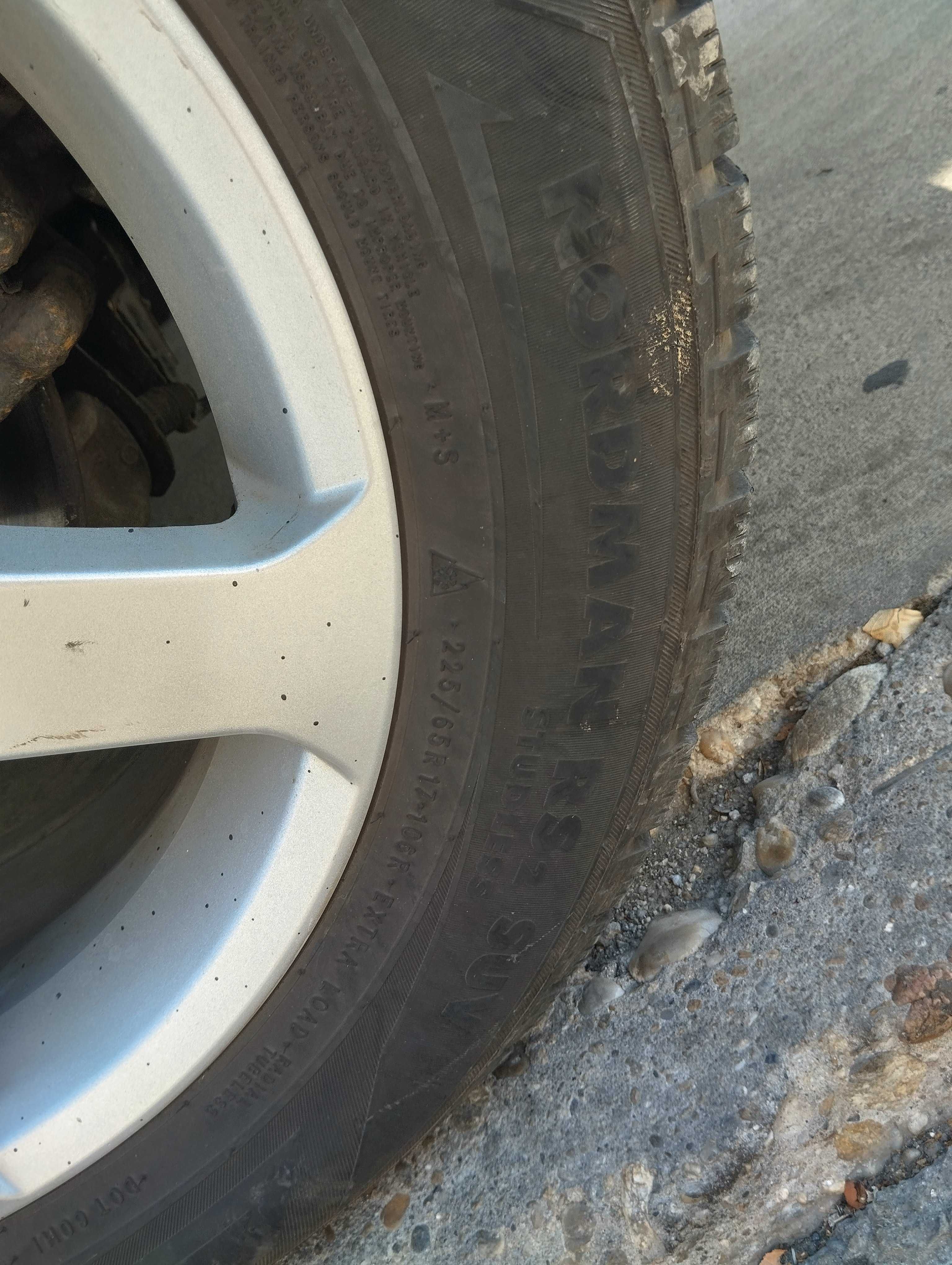 Продавам зимни гуми 225/65/17 Nokian