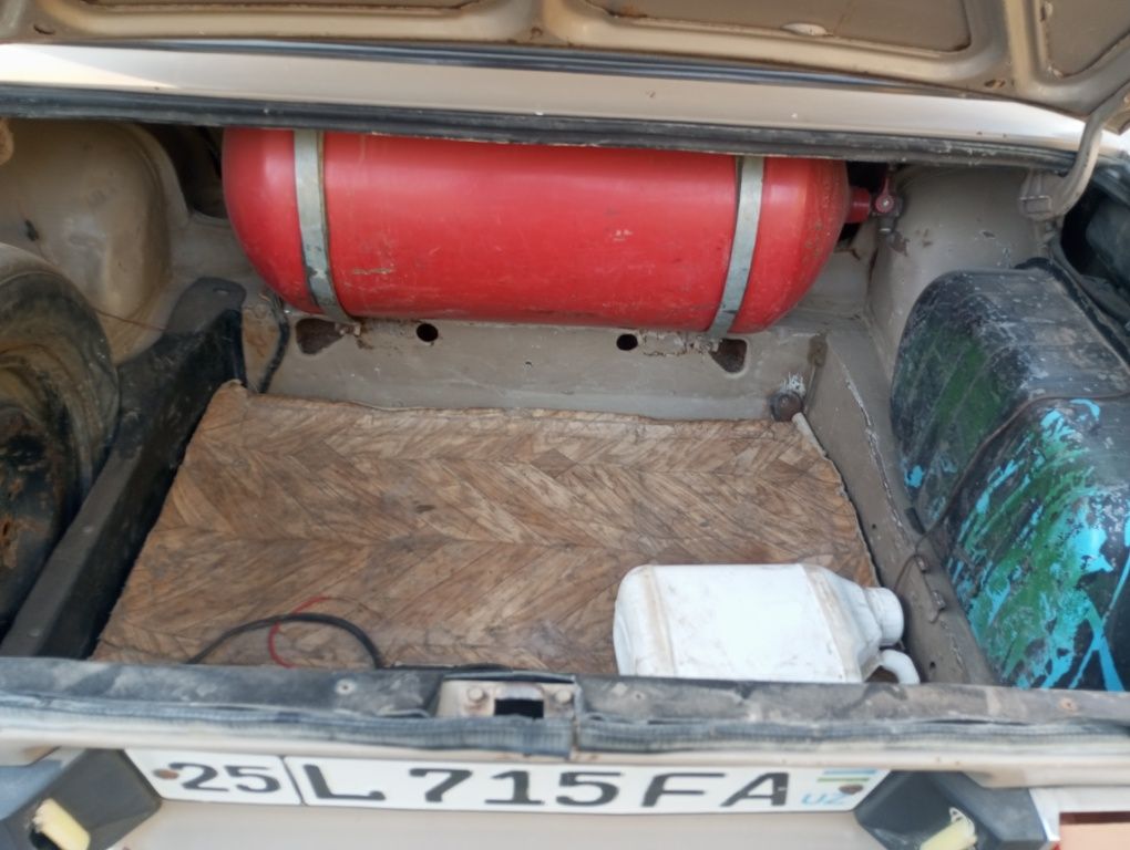 Vaz 21.06 holati yaxshi karobkada to'rtdan chiqaradi