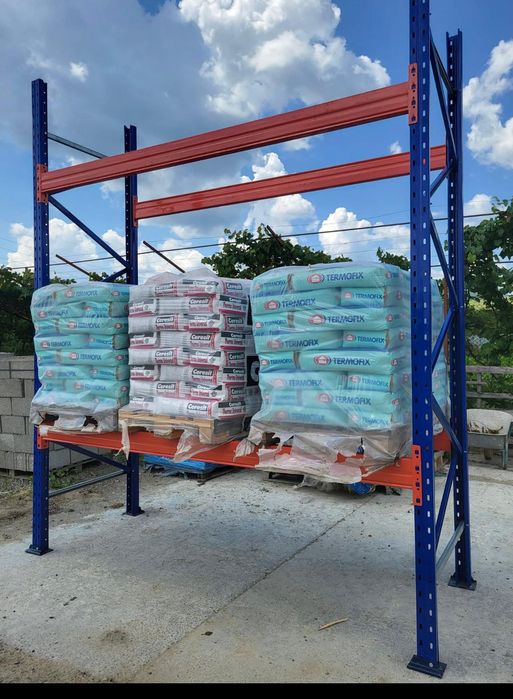 Stoc de rafturi industriale