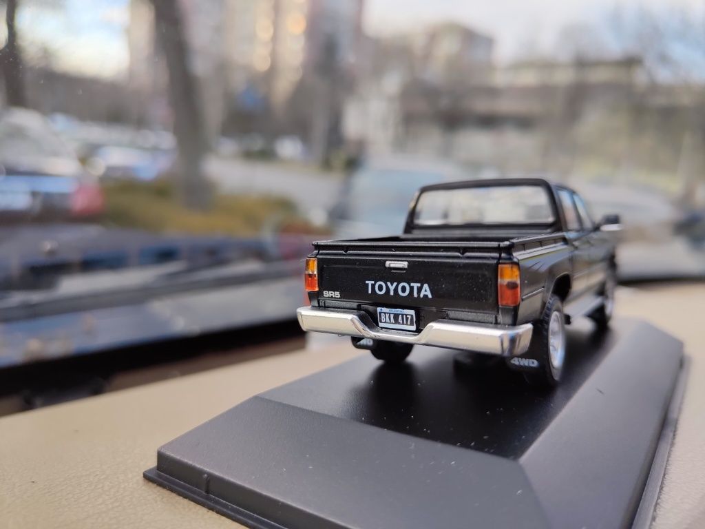 Macheta Toyota Hylux 1/43