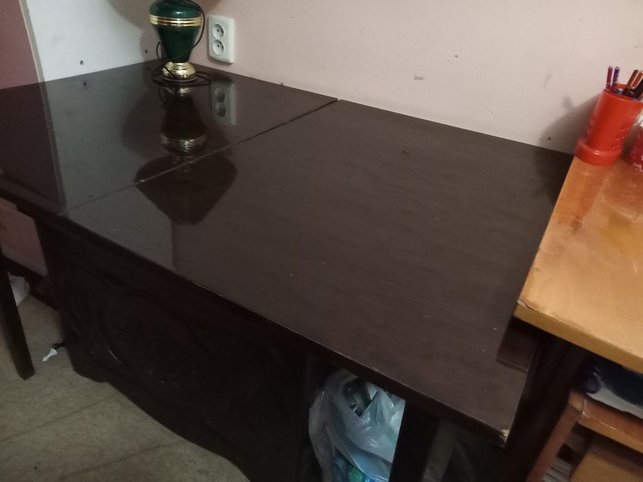 Продаётся мебель, стенка, детские шкаф две письменная столы в идеально