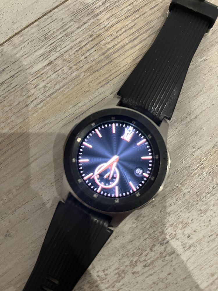 Часовник Samsung SM R800