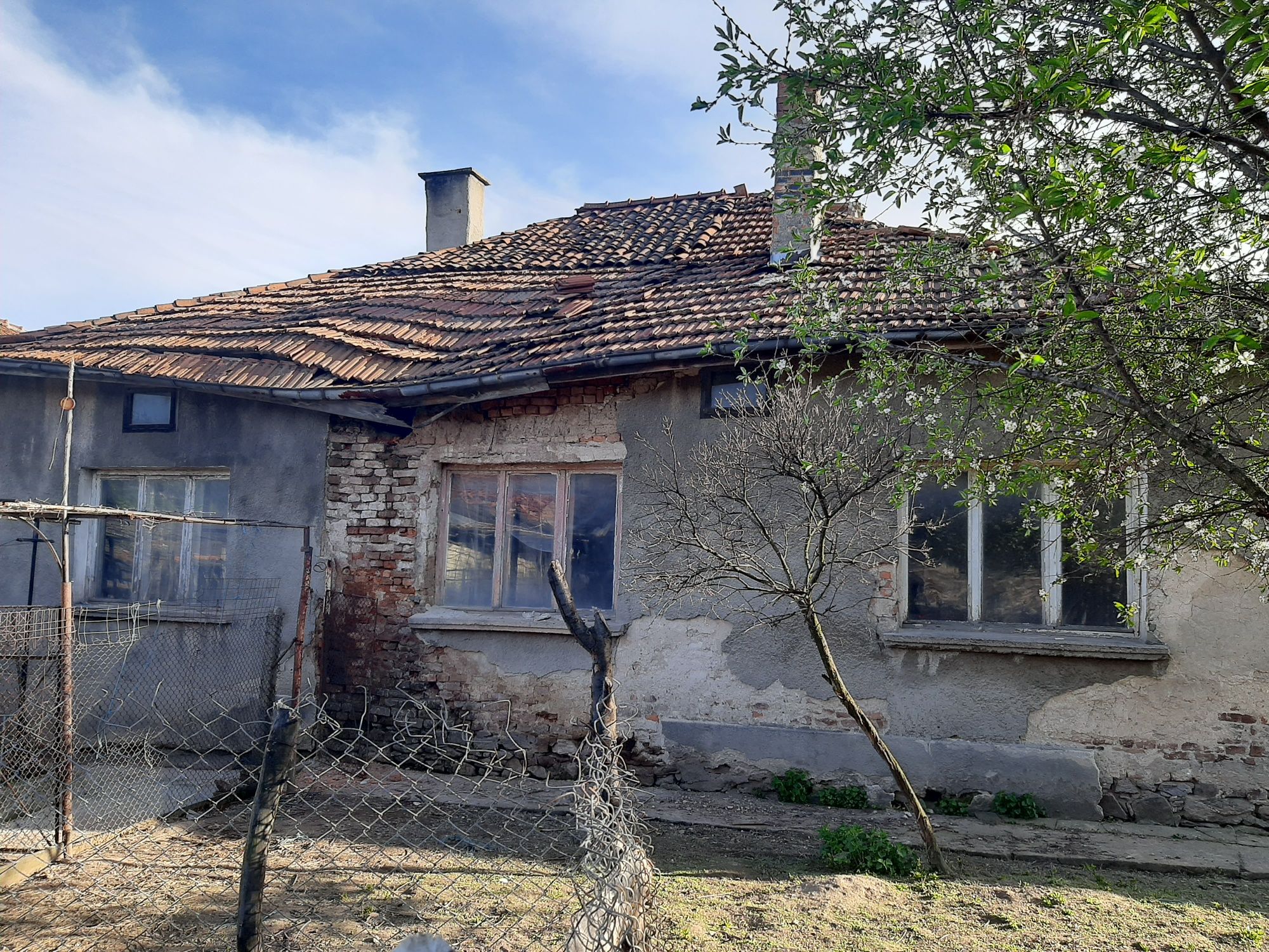 Продавам къща вила
