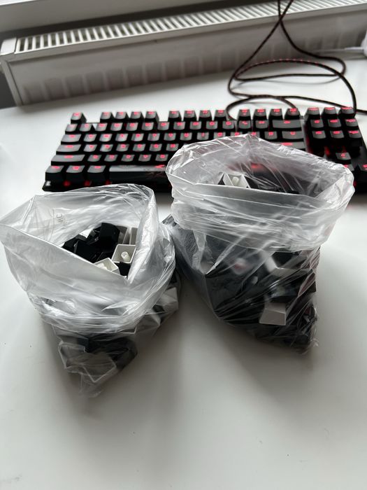 Tastatura gaming hyperx alloy core (+2 seturi de taste)