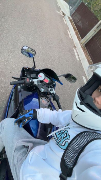 Yamaha yzf r125cc an 2011