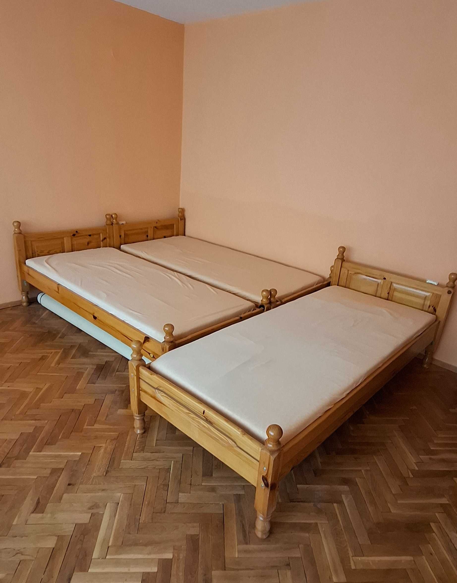 Чамови легла с матраци
