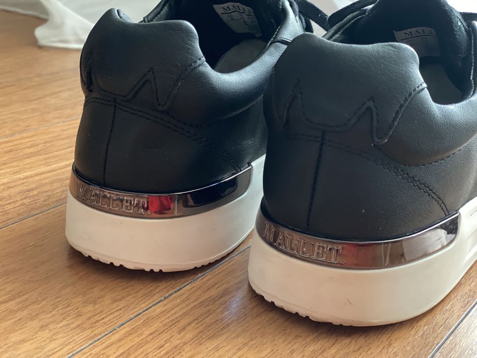 Vand pantofi sport marca Mallet ( London), originali.