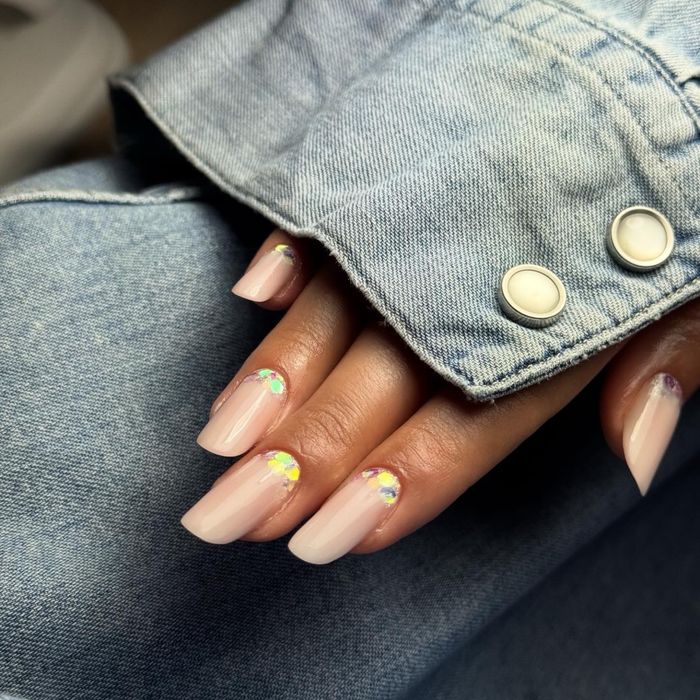 Unghii cu gel/semi cu apex/pedichiura estetica, zona Grand Arena