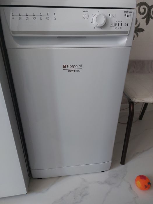 Продам посудомоечную машину