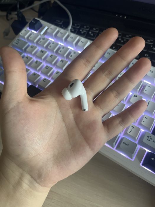 правый наушник AirPods Pro 2