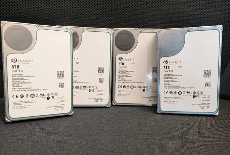 4x HDD SAS Seagate Exos X10 8TB