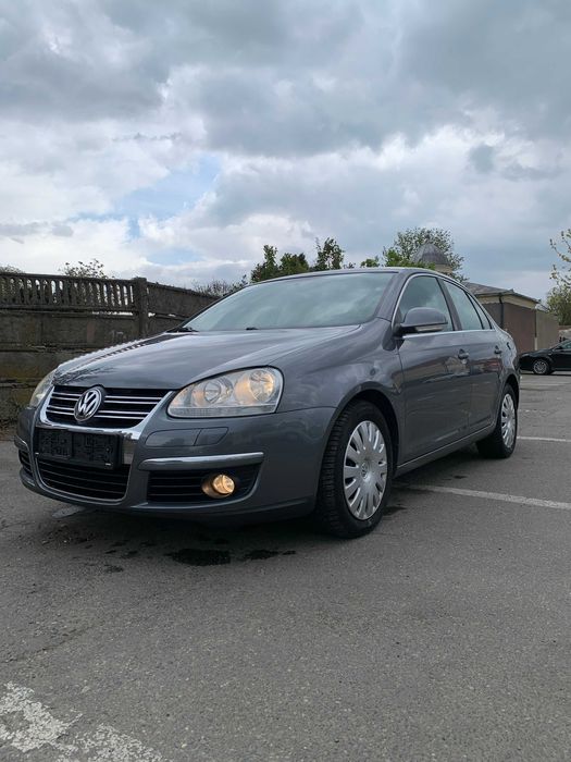 Unicat VW Jetta Benzina Simplu 1.6 MPI 102 cp An 2009/10 Adus Recent