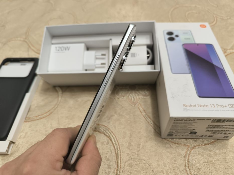 V/S Xiaomi redmi note 13 pro plus NOU cu factură și garanție eMag