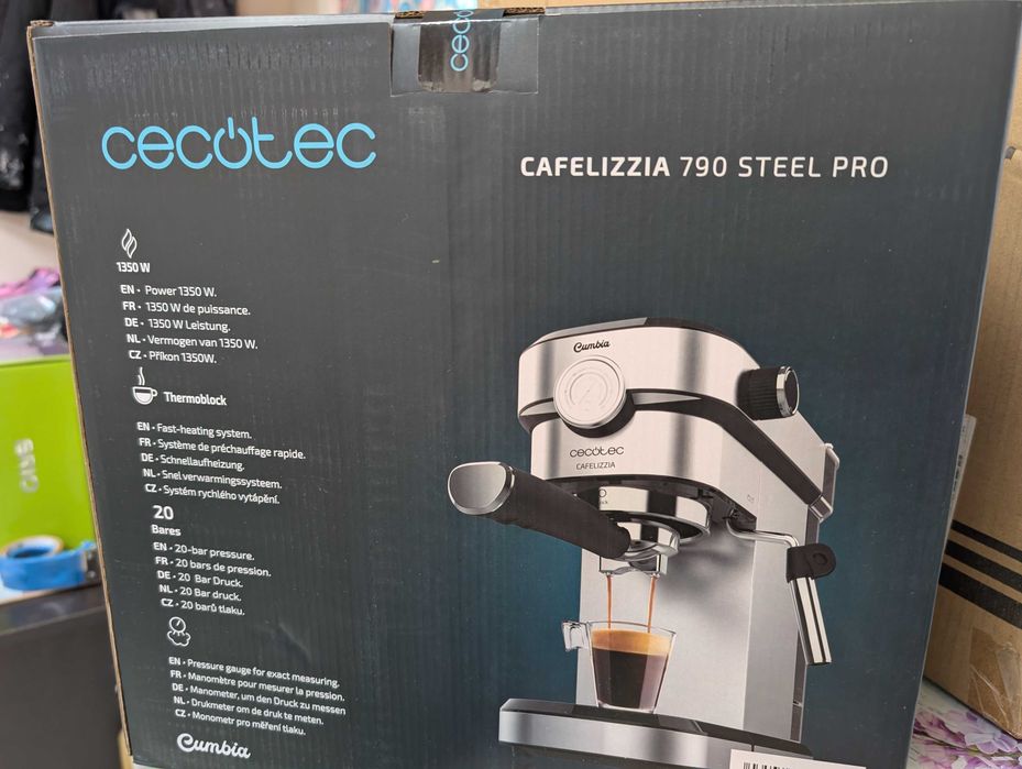 Еспресо машина Cecotec Cafelizzia 790