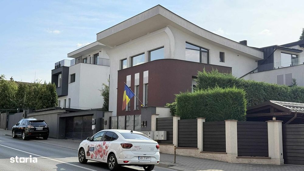 Vand apartament cu 4 camere in Vila Privata avand teren 114 mp