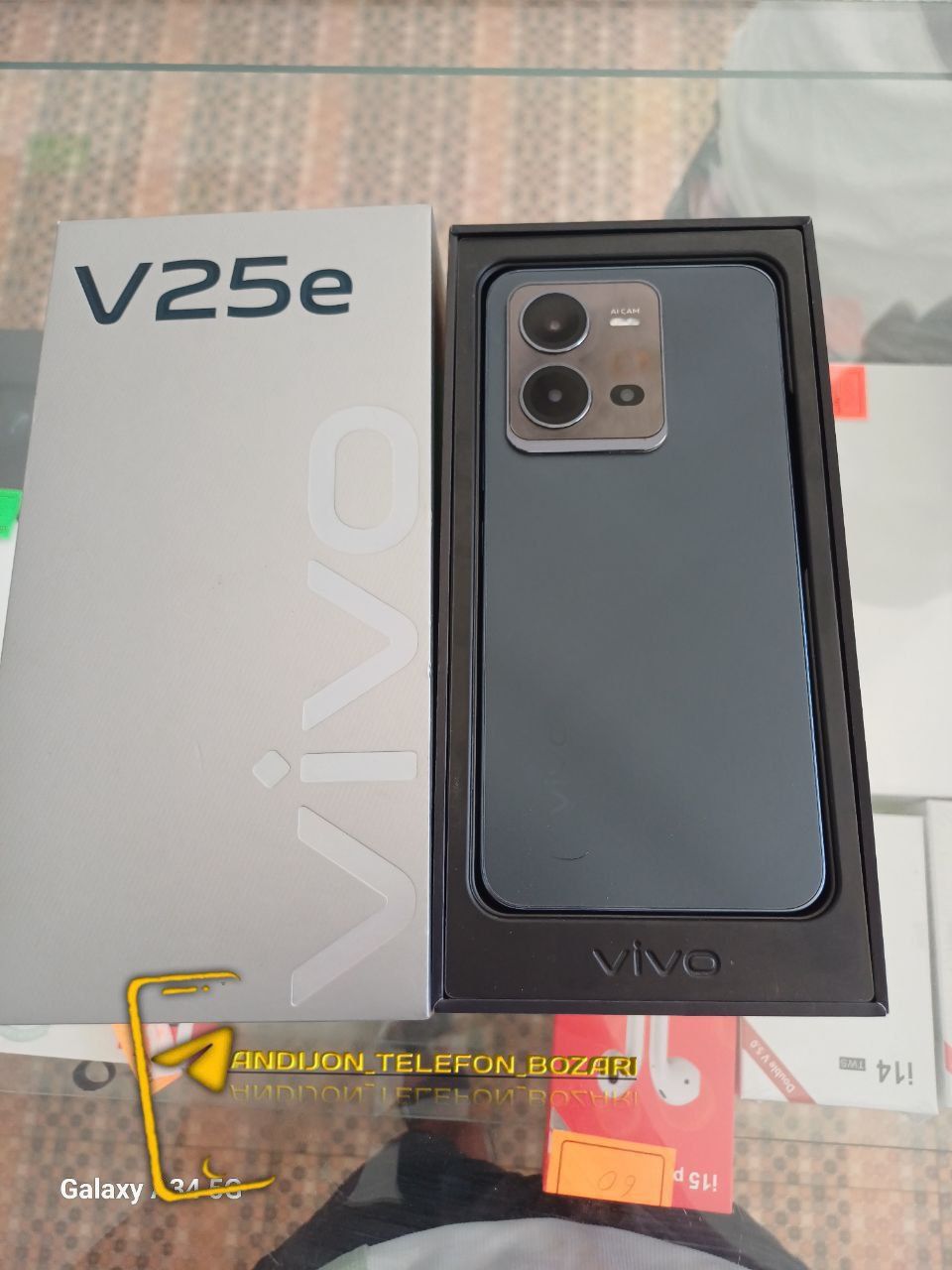 Vivo V25e Diamond black