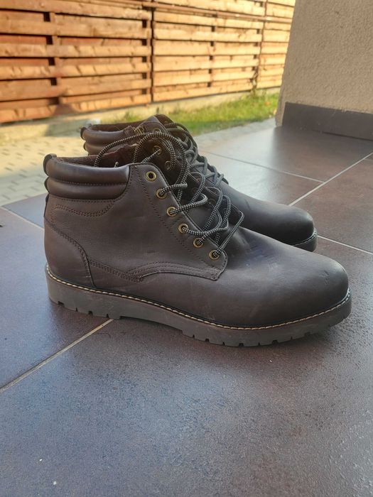 Adidasi de vanzare diferite modele