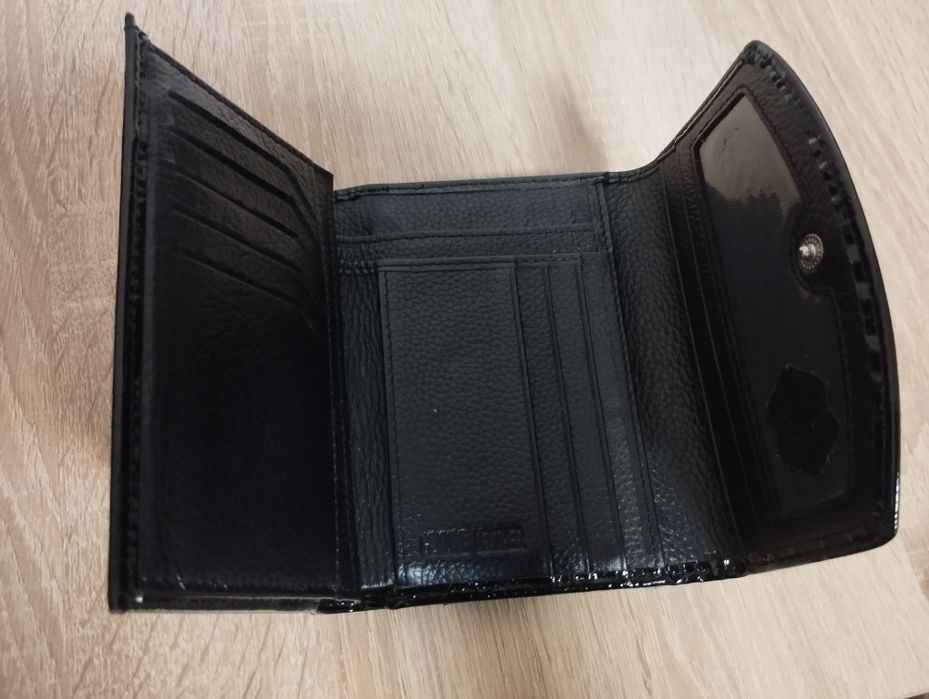 Черно дамско портмоне