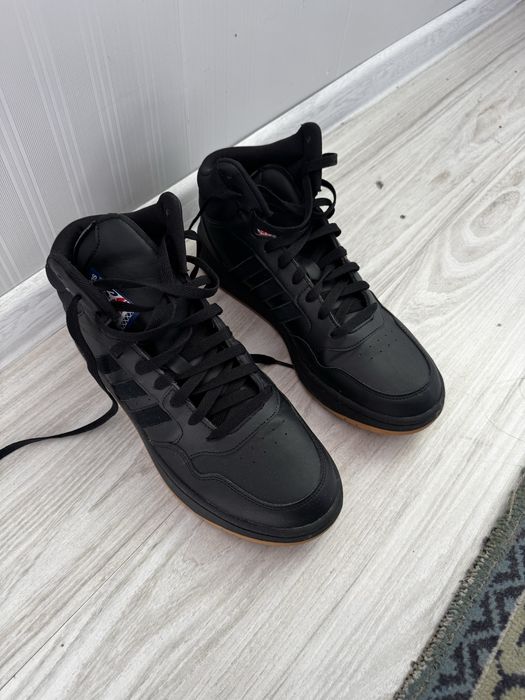 Адидас.            .