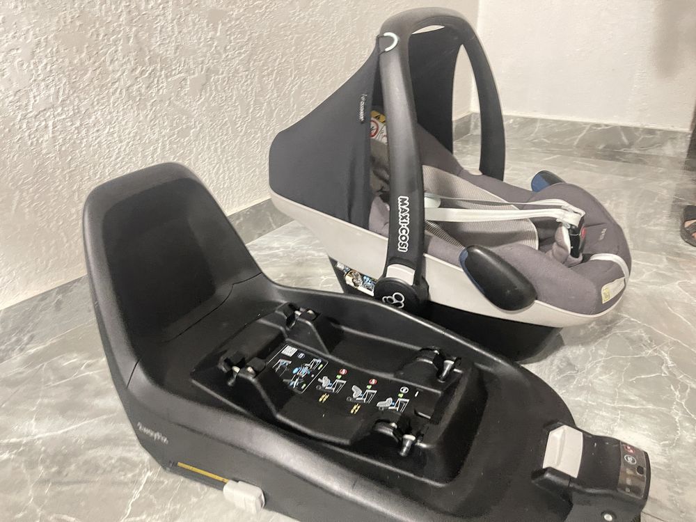 Автокресло Maxi Cosi pebble plus от 0+ с базой